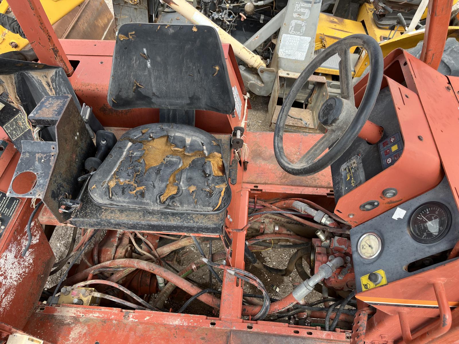 ./imagenes/INVOICE/2019/17566/ZANJADORA DITCH WITCH 8020T (3).JPG